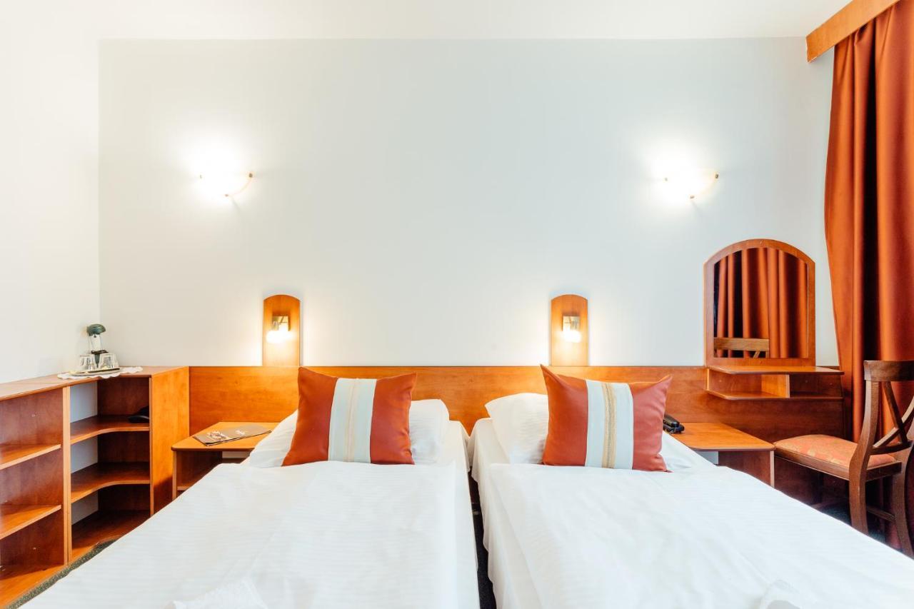 Hotel Sachticka Банска-Бистрица Экстерьер фото