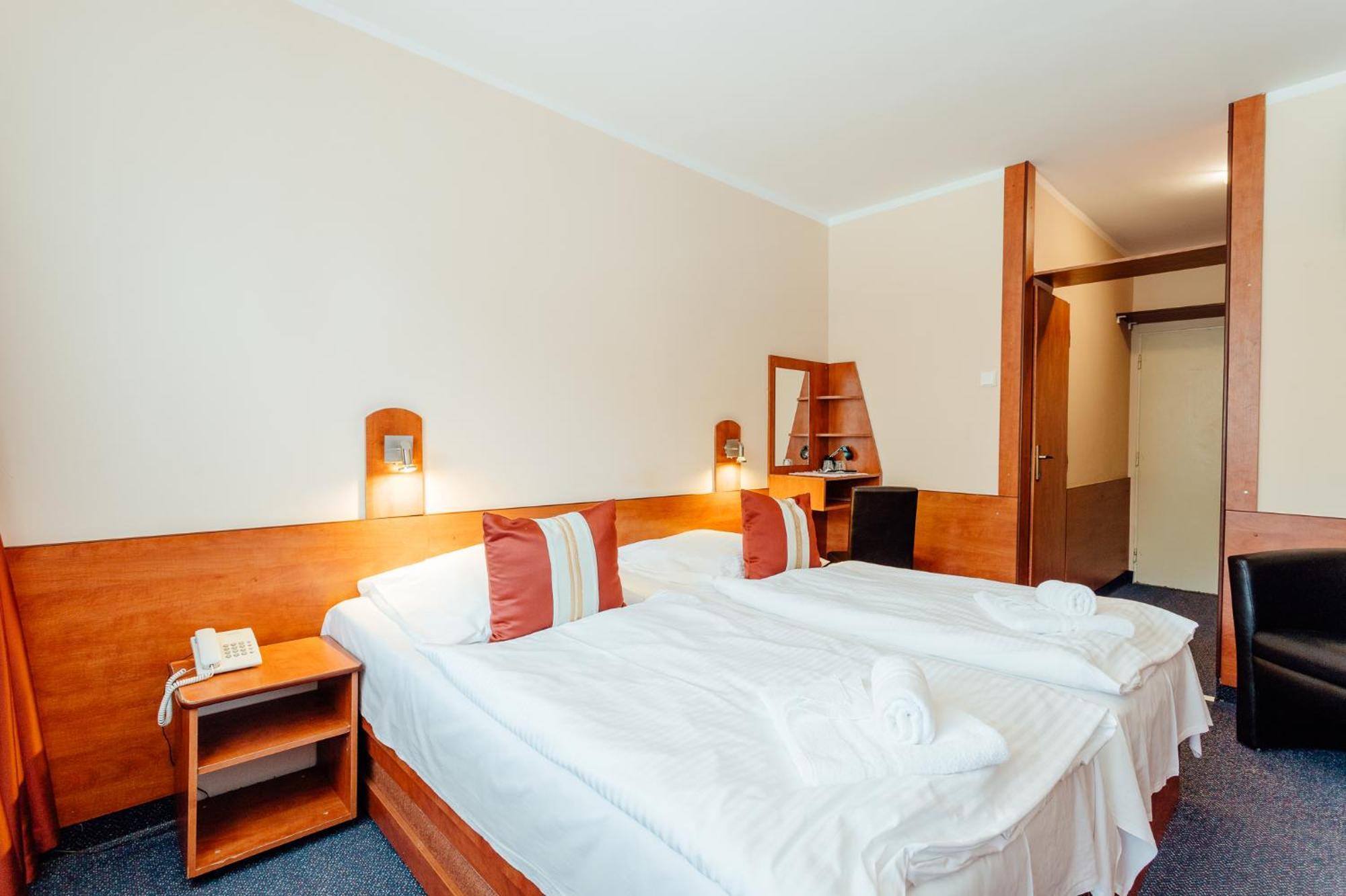 Hotel Sachticka Банска-Бистрица Экстерьер фото