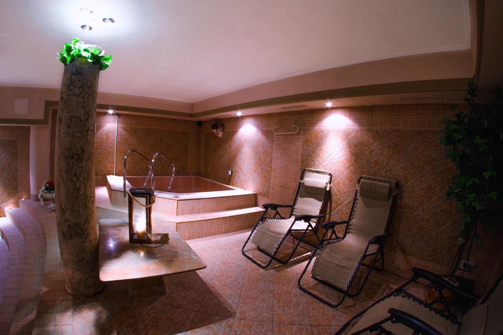 Hotel Sachticka Банска-Бистрица Экстерьер фото